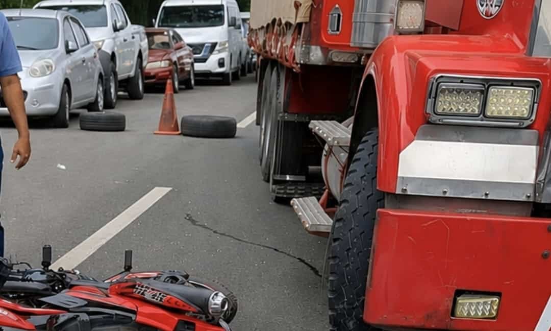 Suceso vial en la avenida Luperón deja a una pérdida